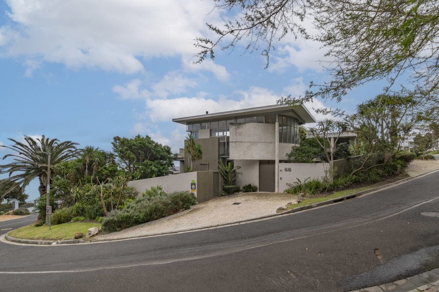 3 Bedroom Property for Sale in Bakoven Western Cape